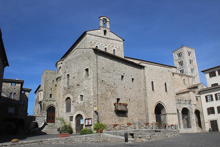 Anagni, intrighi e misteri del Medioevo nella città dei Papi