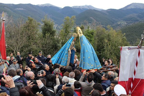 Il Bacio delle Madonne - Castrocielo e Colle San Magno: [PASQUETTA]