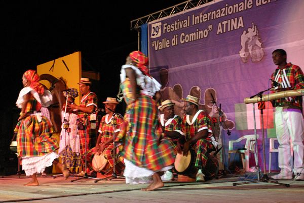 Festival Internazionale del Folklore ad Atina [Agosto]