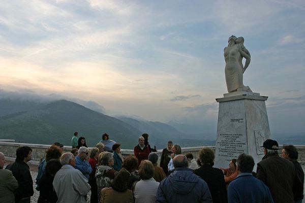 Il monumento alla &quot;mamma ciociara&quot; a Castro dei Volsci